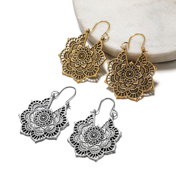 Vintage ethnic style metal openwork floral flower earrings - Image 3